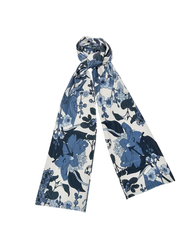 fable-england-scarves-deco-blooms-samtschal-blau image 1