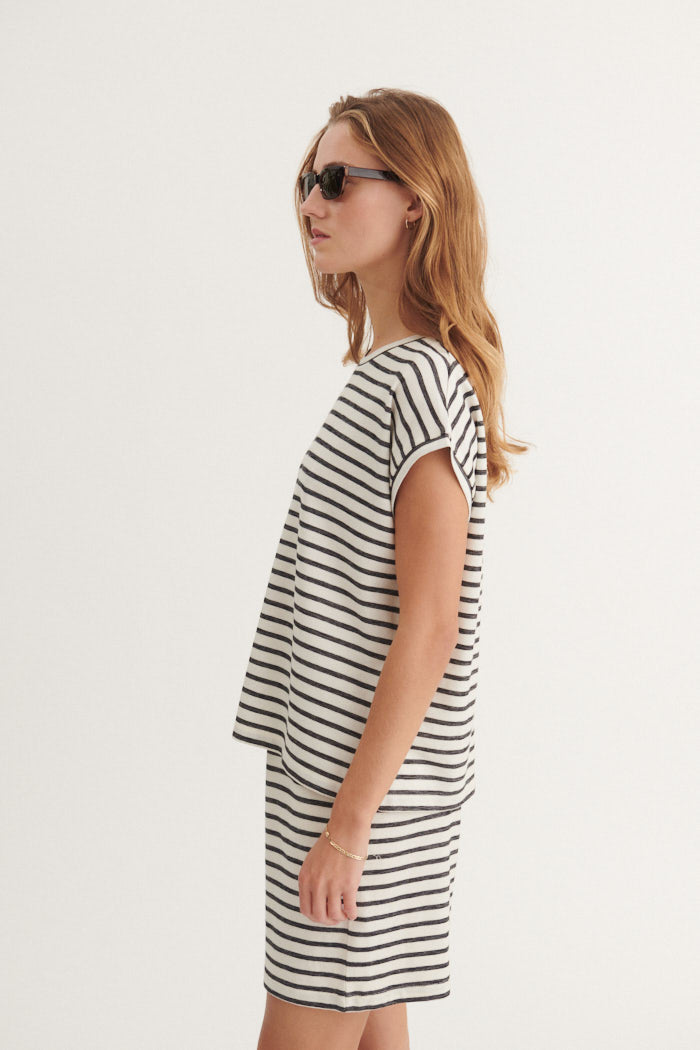 basic-apparel-mary-tee-t-shirt-birch-black-bio-oversize image 2