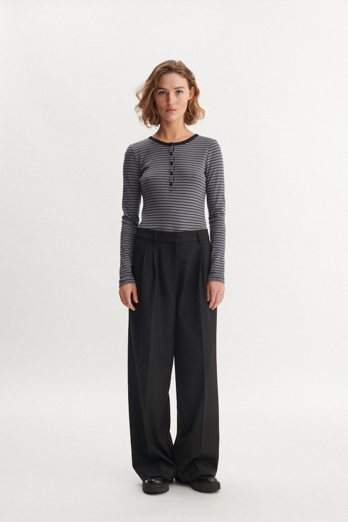 basic-apparel-arense-stripe-granddad-bluse-poppy-seed image 3