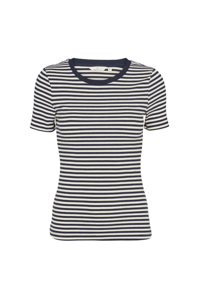 basic-apparel-ludmilla-o-neck-t-shirt-birch-navy-bio image 1