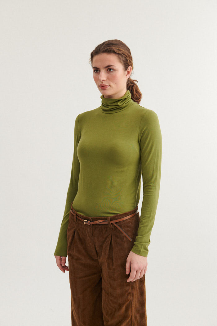 basic-apparel-joline-t-neck-shirt-mayfly-tencel-slim-fit image 2