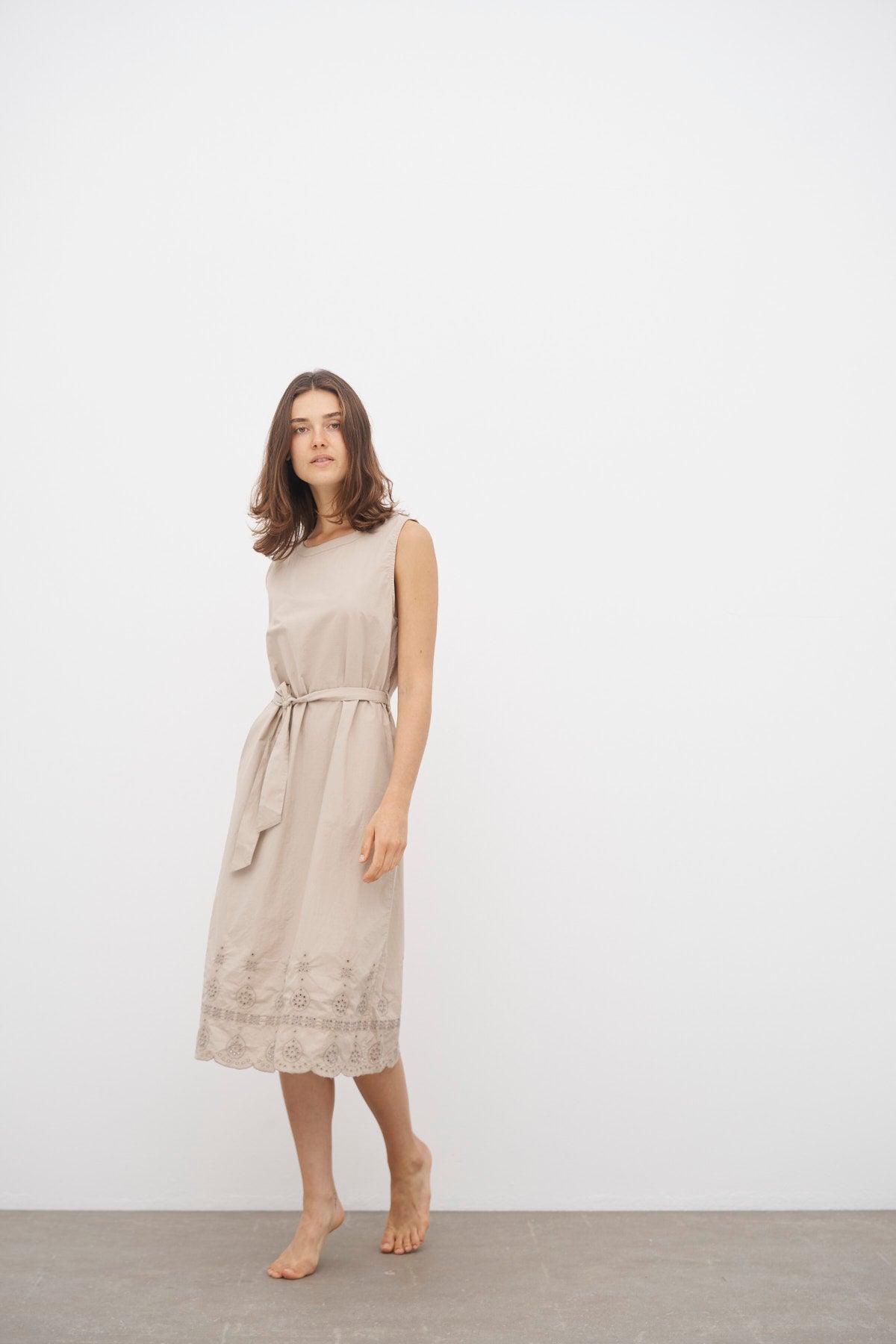 care-by-me-flora-a-dress-kleid-sand-bio-baumwolle-gots image 8