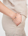 fable-england-pansy-pearl-charm-armband-gold-perle image 7