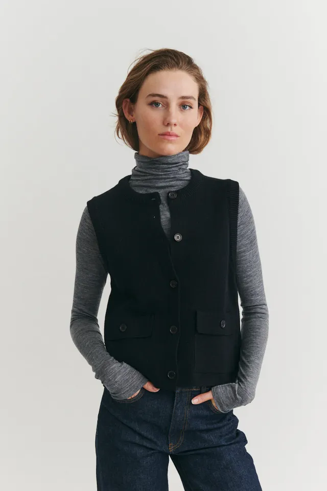 basic-apparel-sisa-vest-strickweste-black-bio-baumwolle-knopf image 1
