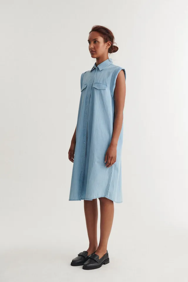basic-apparel-cody-dress-jeanskleid-light-wash-bio-baumwolle image 1