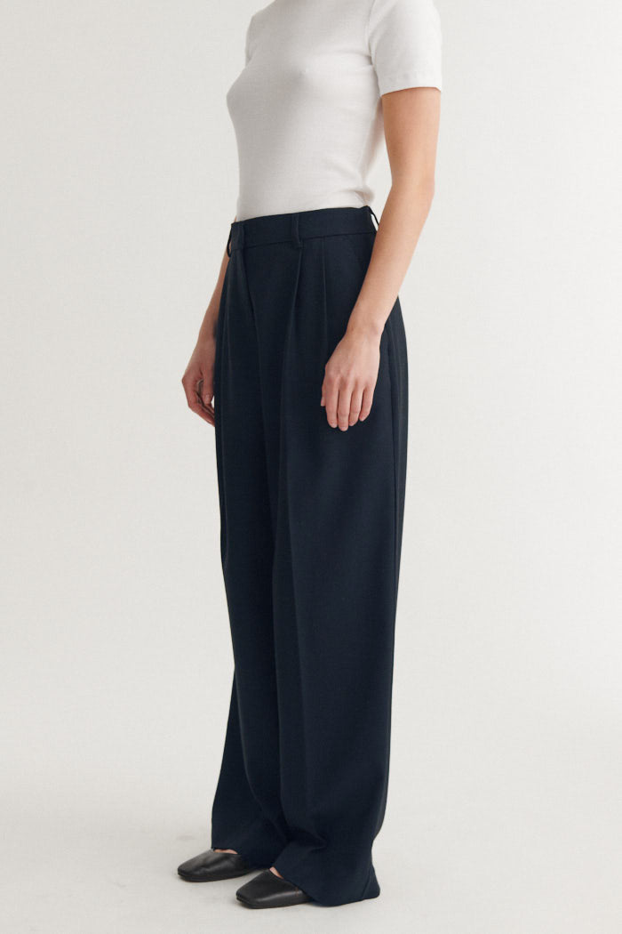 basic-apparel-marjo-hose-navy-melange-weites-bein image 1