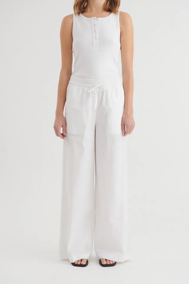 basic-apparel-ida-hose-bright-white-bio-baumwolle-weites-bein image 1