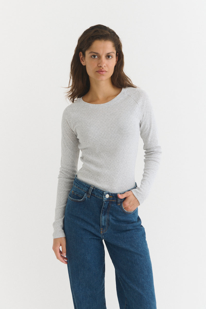 basic-apparel-arense-ls-tee-langarmshirt-hellgrau-bio-baumwolle image 1