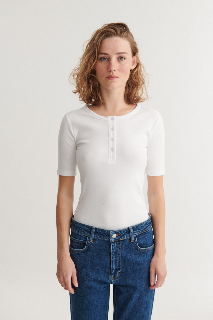 basic-apparel-ludmilla-ss-granddad-t-shirt-bright-white-bio image 1