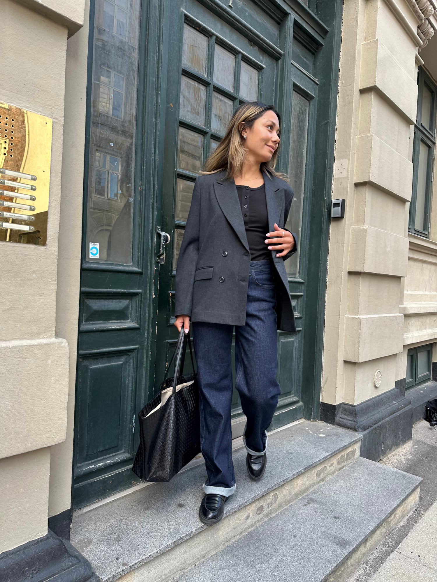 basic-apparel-radi-blazer-damen-schwarz-doppelreihig image 2