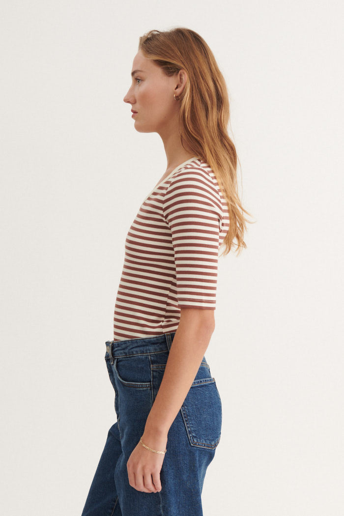 basic-apparel-ludmilla-ba146-03-t-shirt-v-ausschnitt-bio image 2