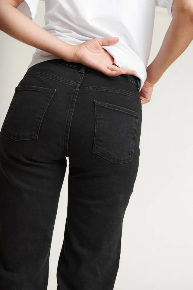 basic-apparel-elisa-ba529-05-jeans-black-straight-bio image 1