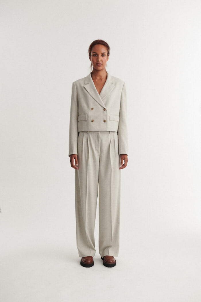 basic-apparel-radi-kurzjacke-chincilla-blazer-damen image 4