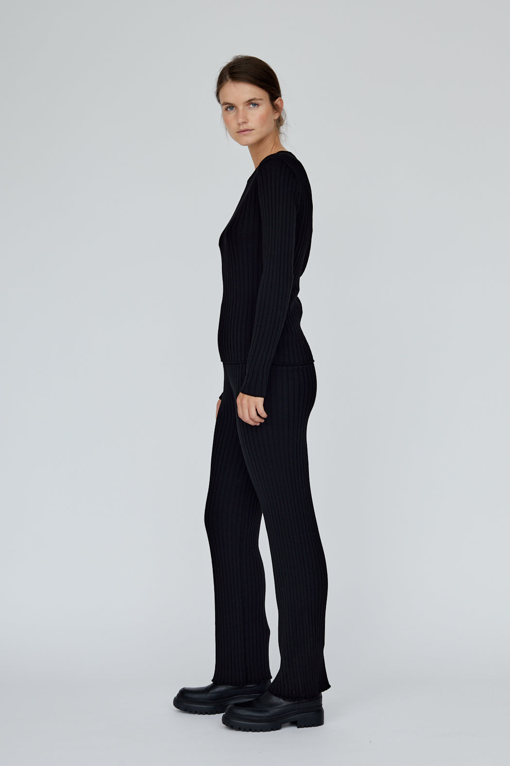 basic-apparel-coral-wide-pants-wollhose-schwarz-merino image 3