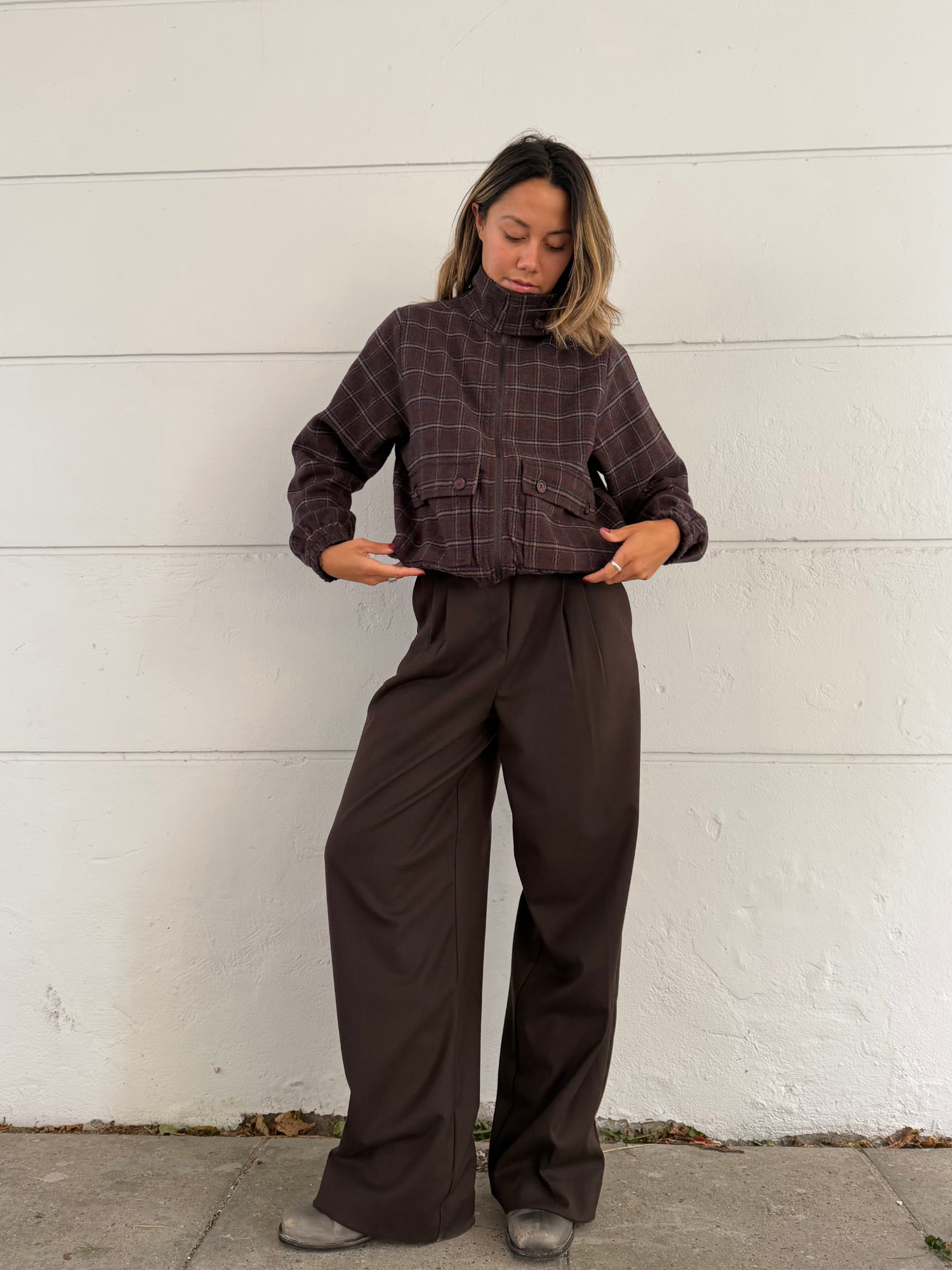 basic-apparel-marjo-pants-stoffhose-chocolate-torte-weites-bein image 7
