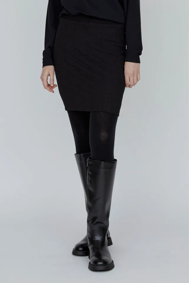 basic-apparel-suvi-skirt-rock-black-recycling-polyester image 1