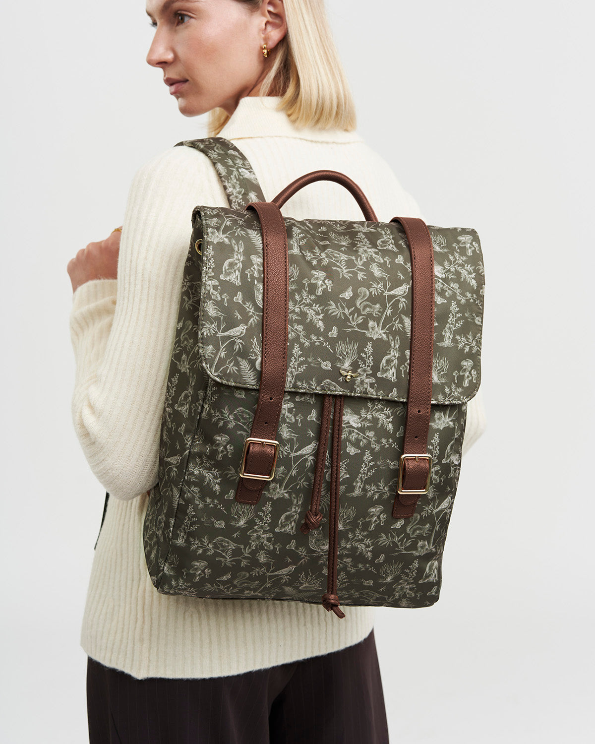 fable-england-flora-orla-rucksack-khaki-laptop image 2