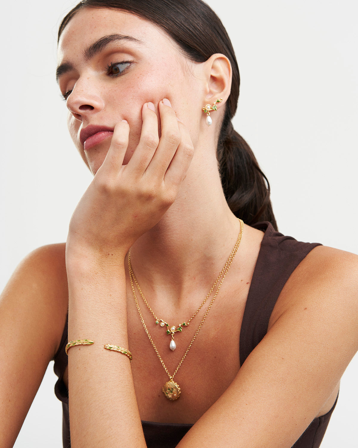fable-england-jewellery-ivy-pearl-ohrstecker-gold image 2
