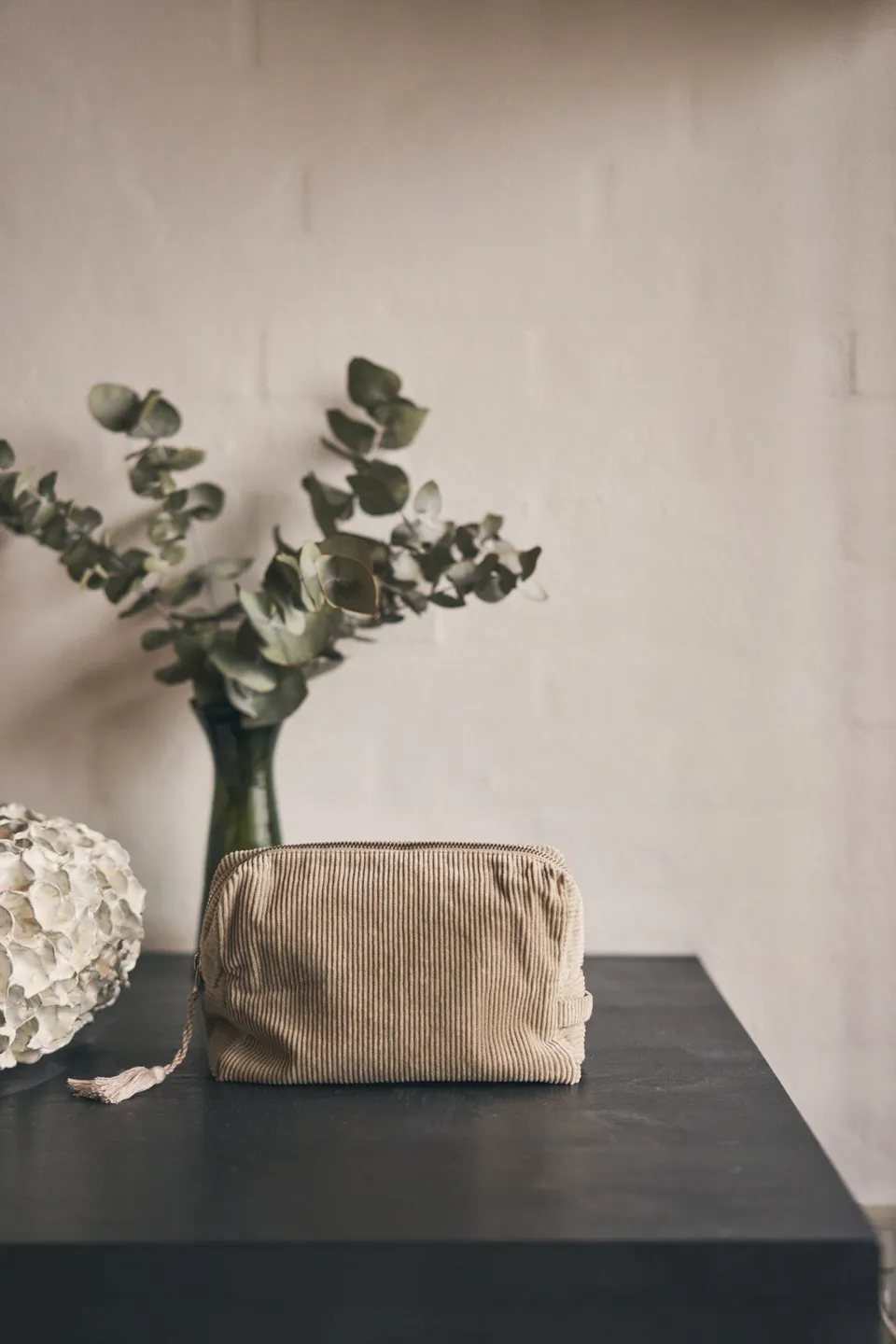 care-by-me-faye-pouch-kosmetiktasche-schwarz-cord image 1