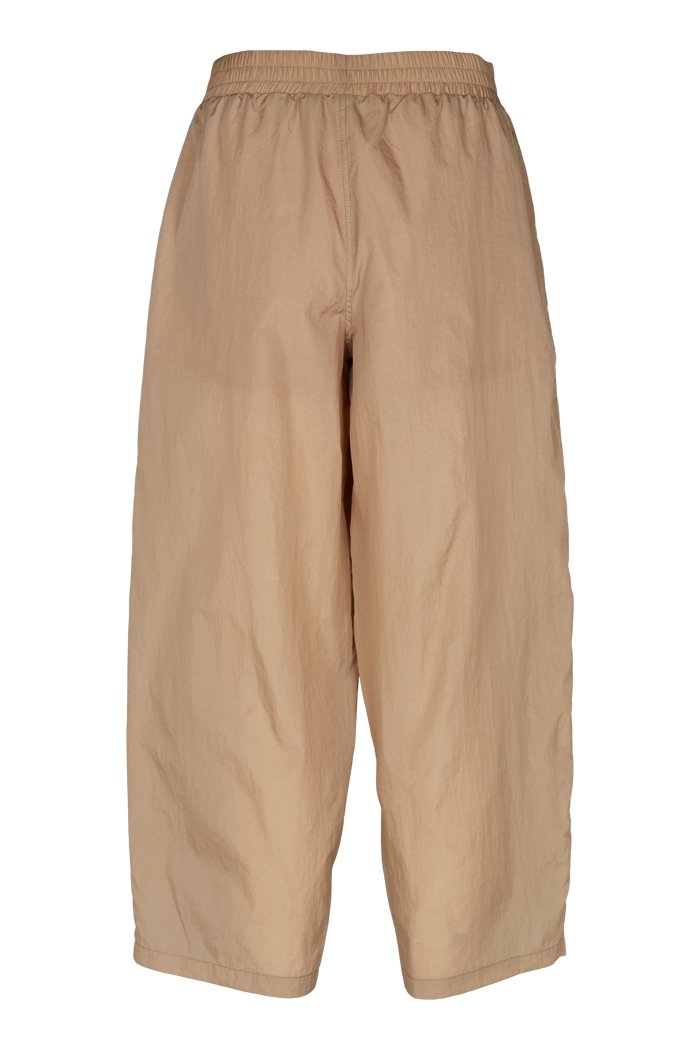 basic-apparel-viola-ba543-08-cropped-pants-travertine-nylon image 2