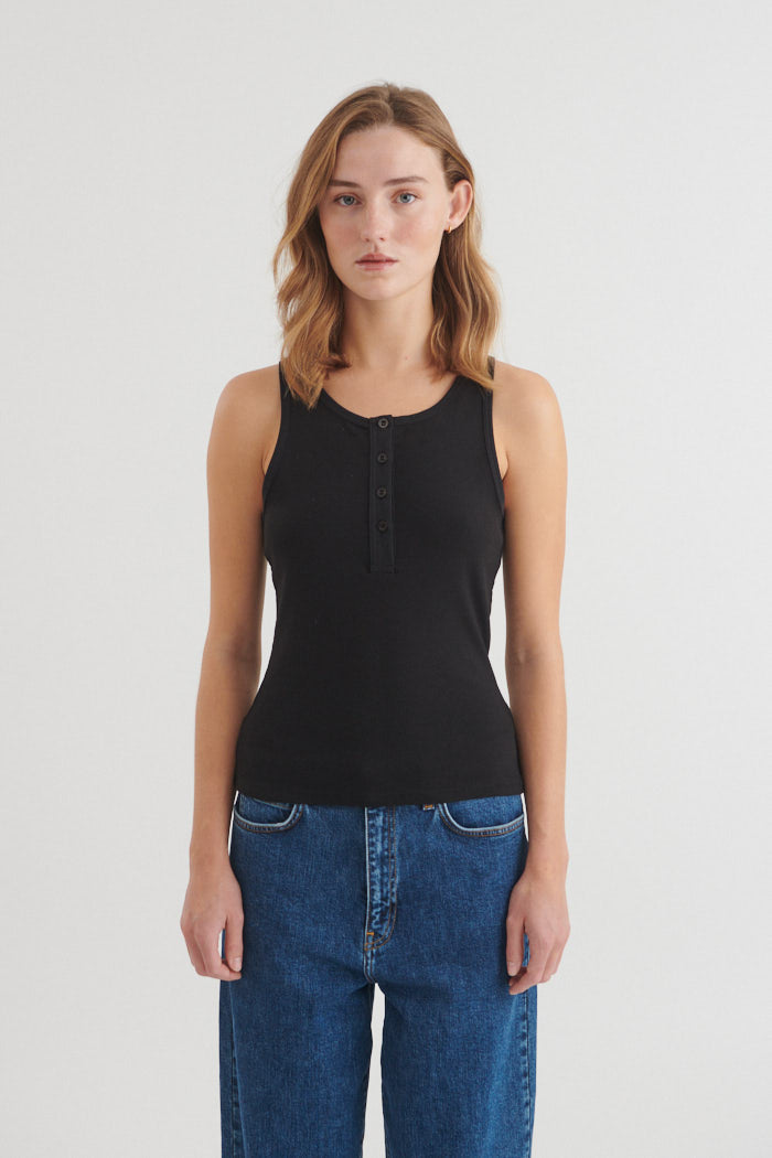 basic-apparel-ludmilla-granddad-tank-top-schwarz-bio-baumwolle image 1