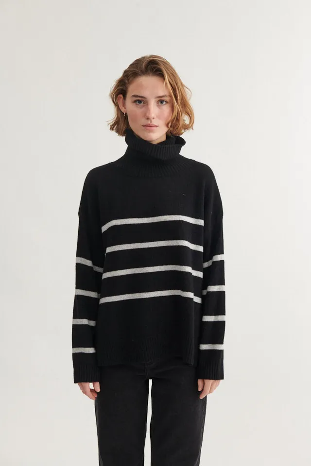 basic-apparel-lise-striped-t-neck-pullover-black-recycling image 1