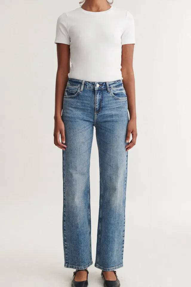 basic-apparel-elisa-jeans-mom-jeans-stone-washed-bio-baumwolle image 1
