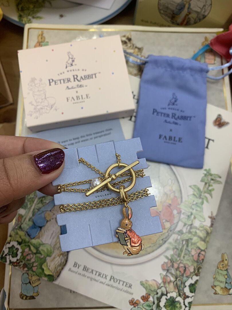 Charm sitzt