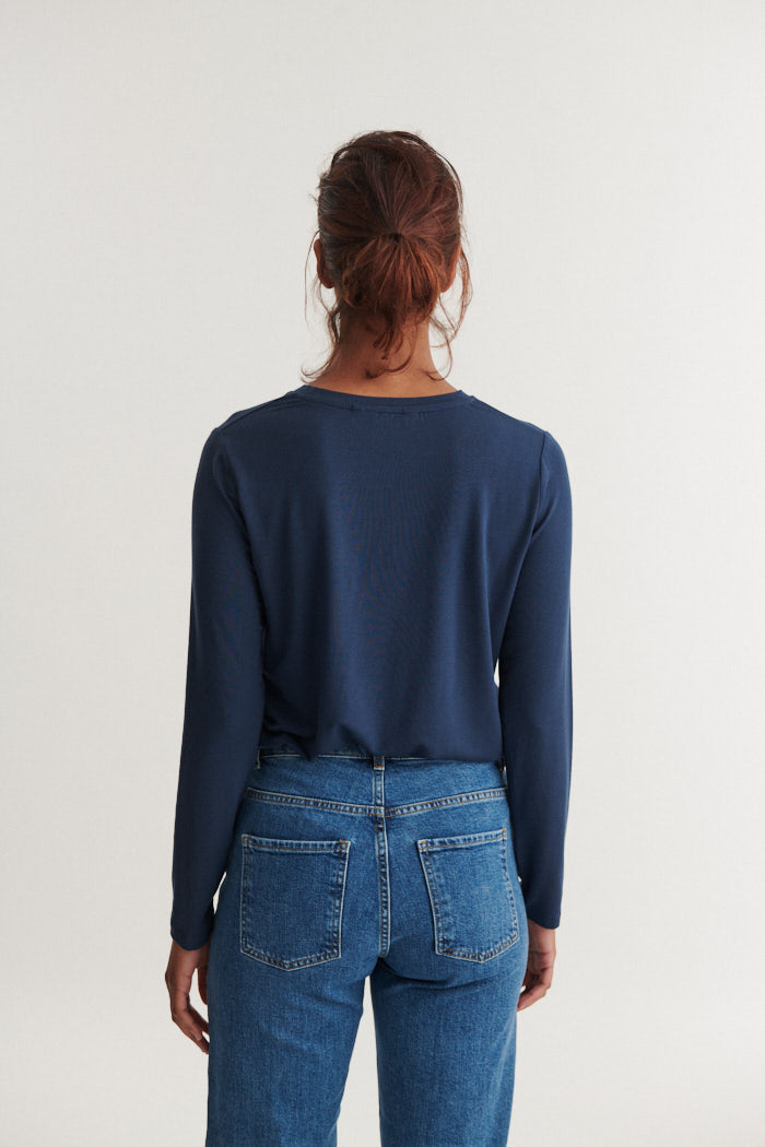 basic-apparel-jolanda-ls-tee-langarmshirt-navy-tencel image 3