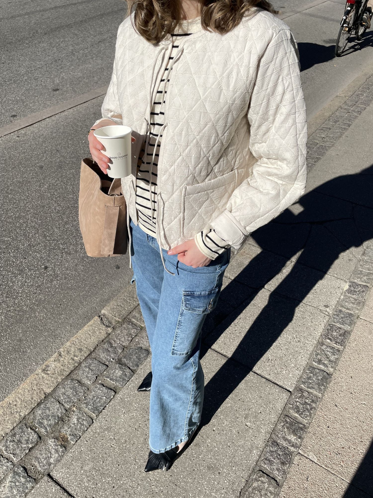 basic-apparel-enya-cargo-pants-jeans-denim-blue-bio-baumwolle image 2