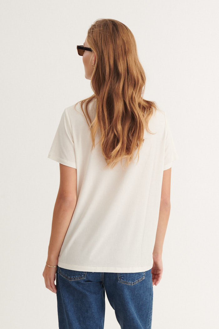 basic-apparel-jolanda-tee-t-shirt-off-white-tencel image 3