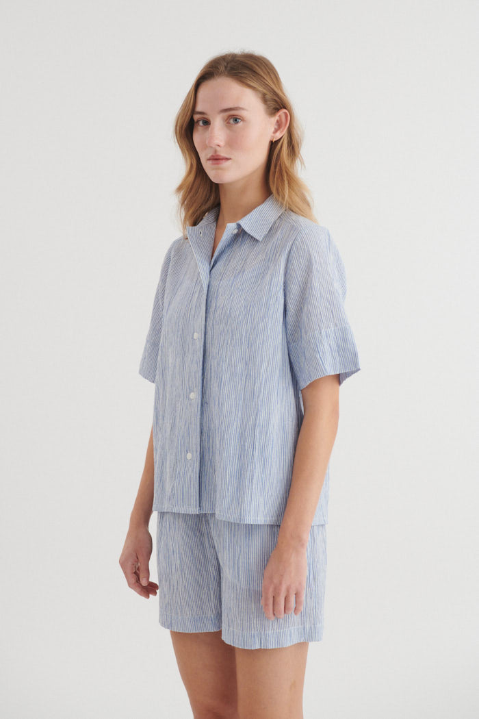 basic-apparel-carol-kurzarm-hemd-riviera-bio-lose image 2