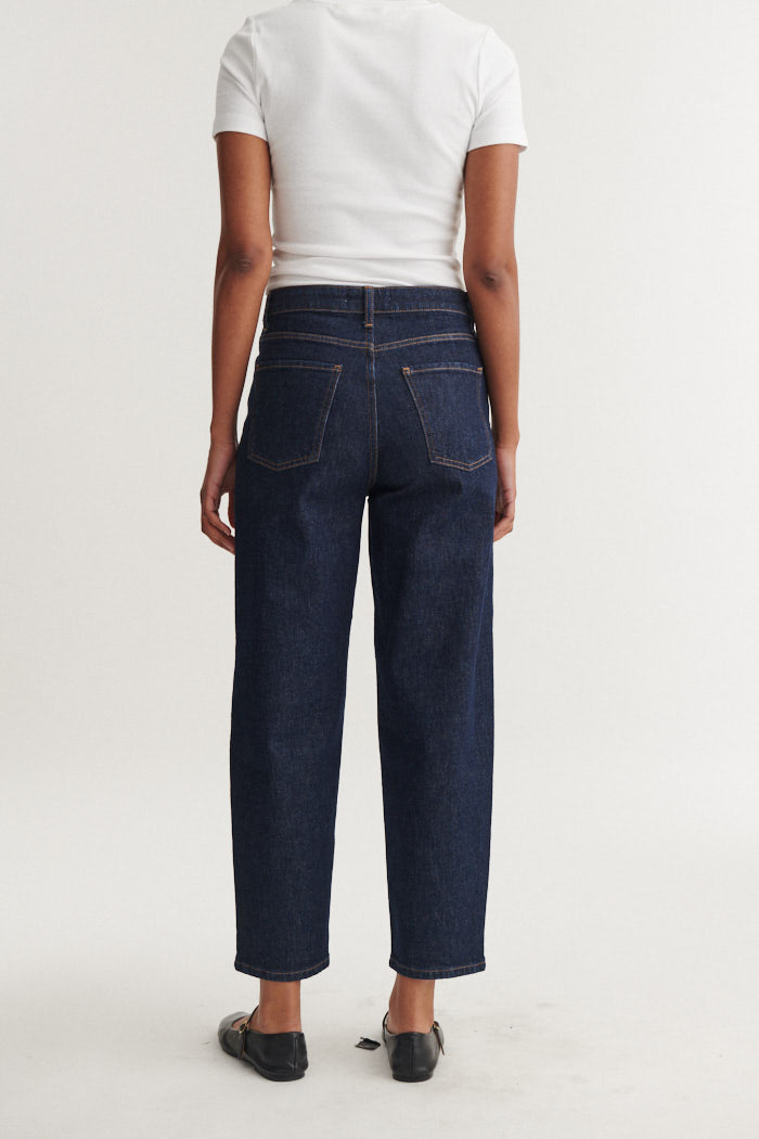 basic-apparel-ea-rinse-wash-jeans-raw-denim-bio-baumwolle image 4