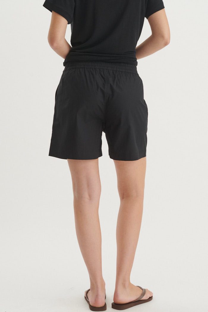 basic-apparel-silje-ba416-20-shorts-black-bio-baumwolle image 2
