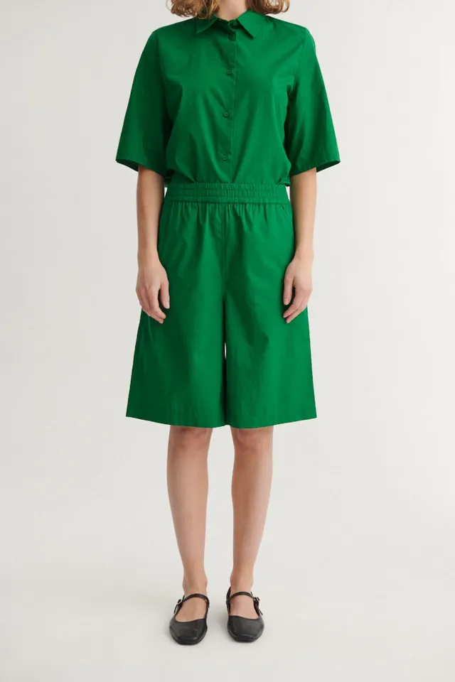 basic-apparel-silje-bermuda-shorts-abundant-green-bio image 1