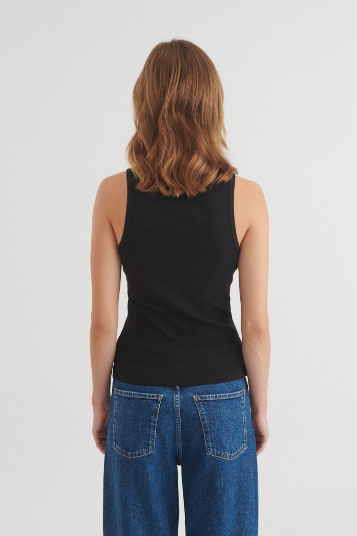 basic-apparel-ludmilla-granddad-tank-top-schwarz-bio-baumwolle image 3