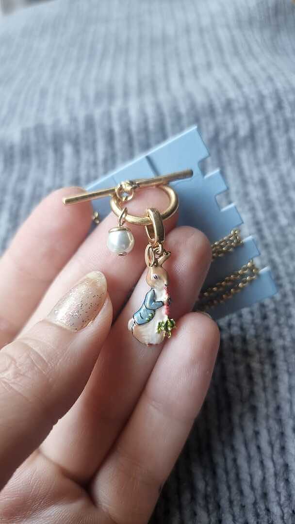 Anhänger sitzt