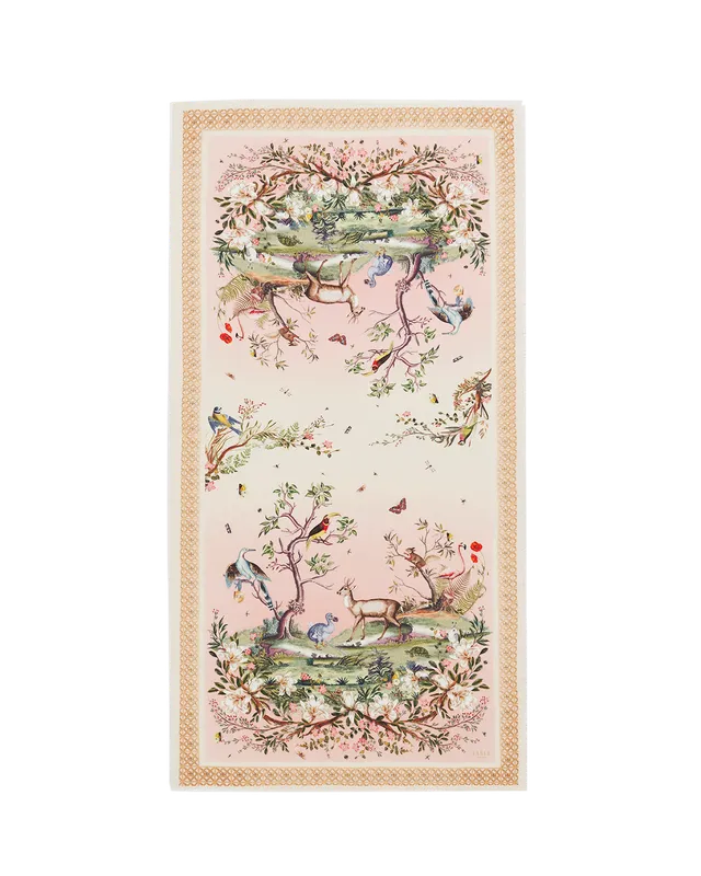 fable-england-woodland-scene-schal-rosa-lang image 1