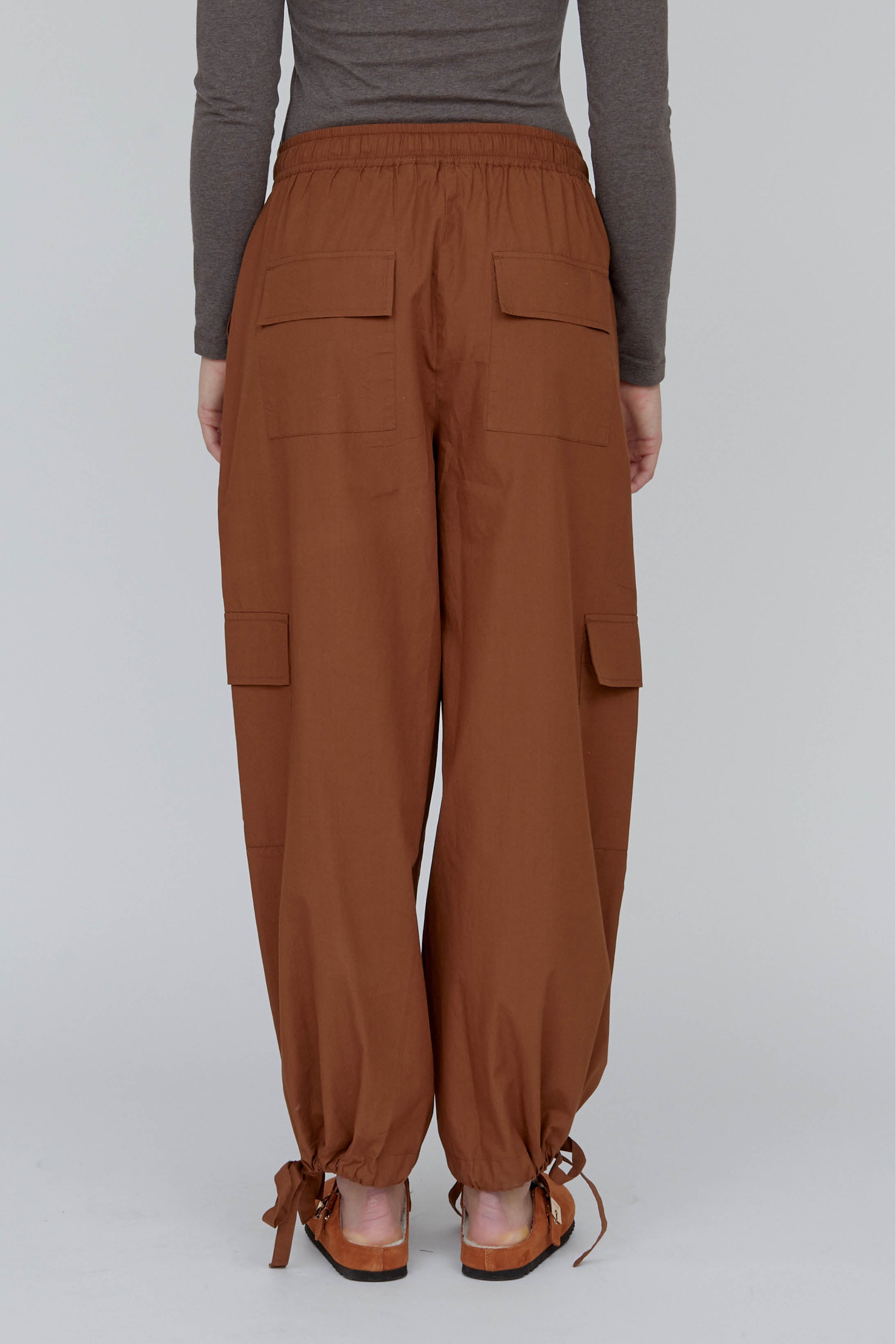 basic-apparel-tilde-cargo-pants-cargohose-braun-bio-baumwolle image 3