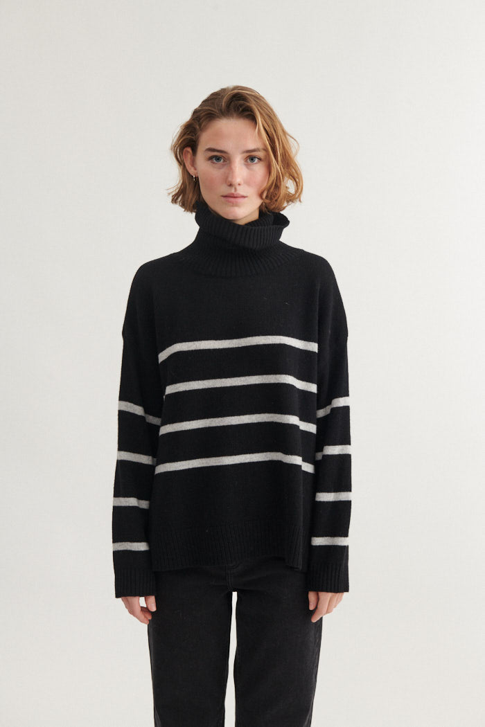 basic-apparel-lise-striped-t-neck-pullover-black-recycling image 1