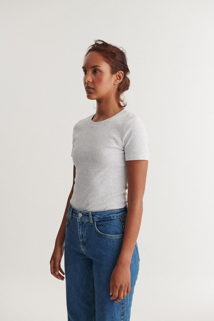 basic-apparel-ludmilla-ba146-10-t-shirt-light-grey-bio image 2