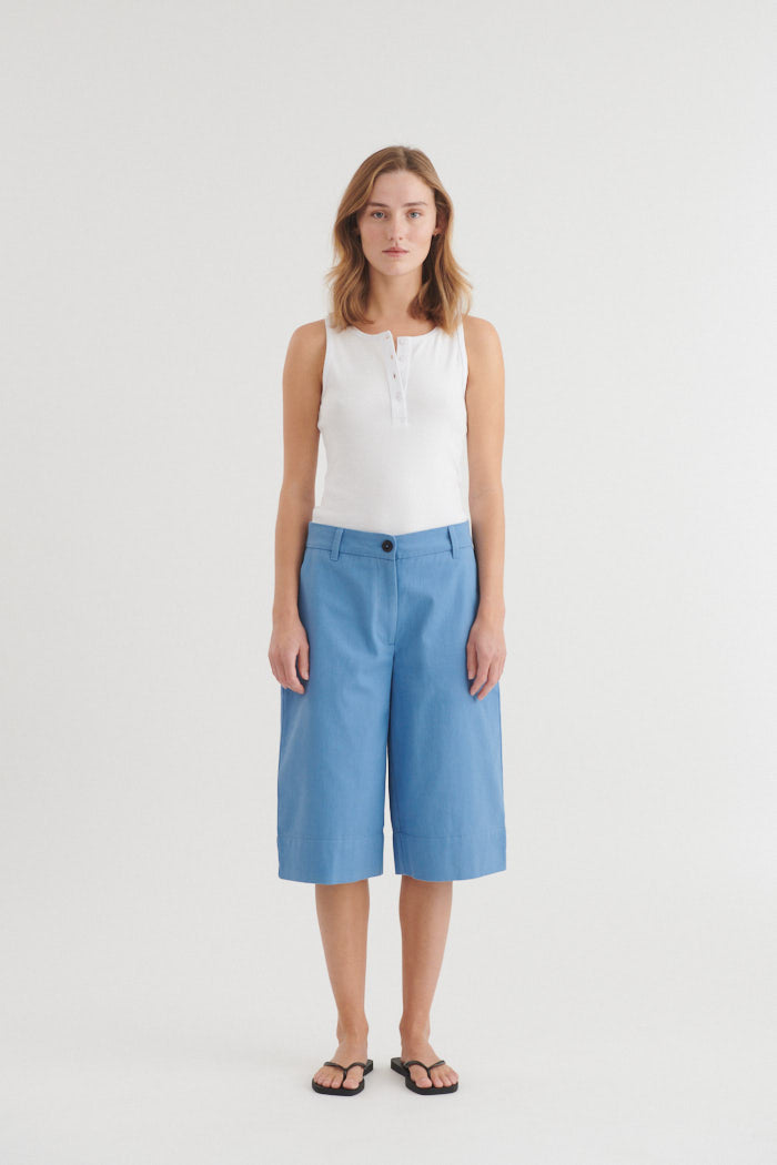 basic-apparel-lilla-shorts-riviera-bio-baumwolle-blau image 4