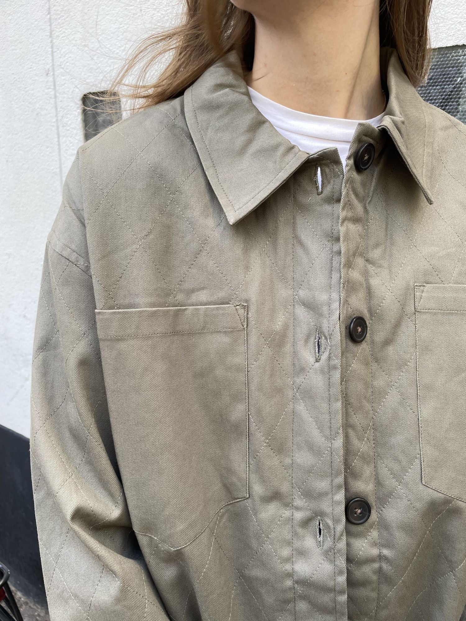 basic-apparel-mia-jacket-hemdjacke-dried-sage-bio-baumwolle image 4