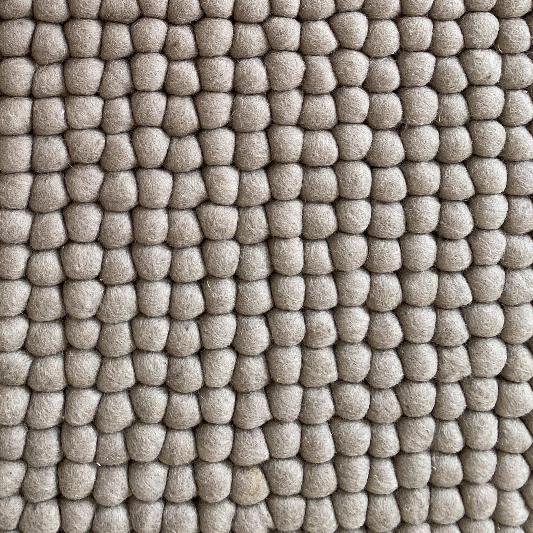care-by-me-snow-drop-rug-wollteppich-grau-150 image 7