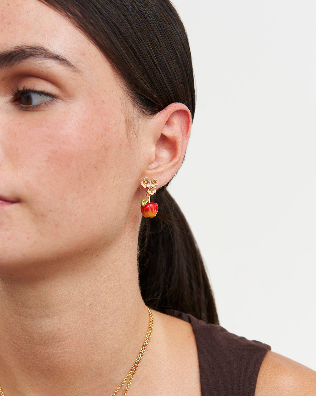 fable-england-jewellery-apple-blossom-ohrringe-gold-apfel image 2
