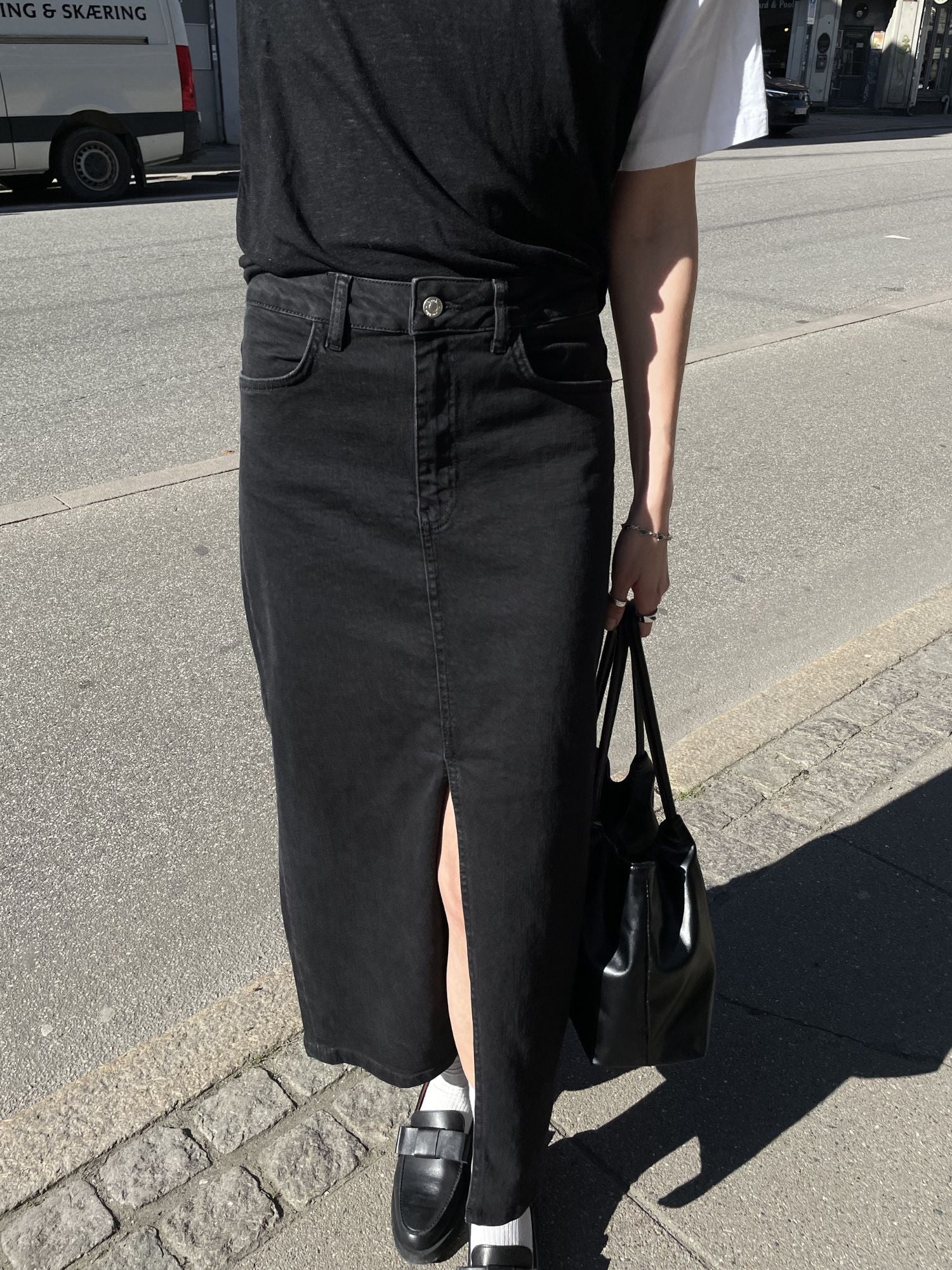 basic-apparel-enya-jeansrock-schwarz-bio-baumwolle-stretch image 3