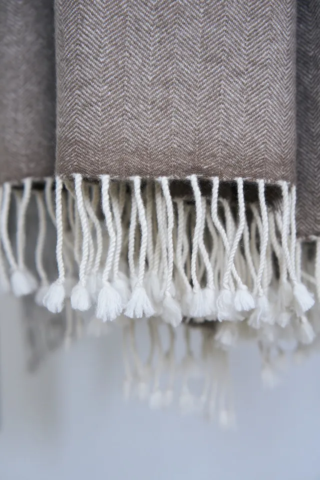 care-by-me-interior-herringbone-throw-plaid-130x180-kaschmir image 1