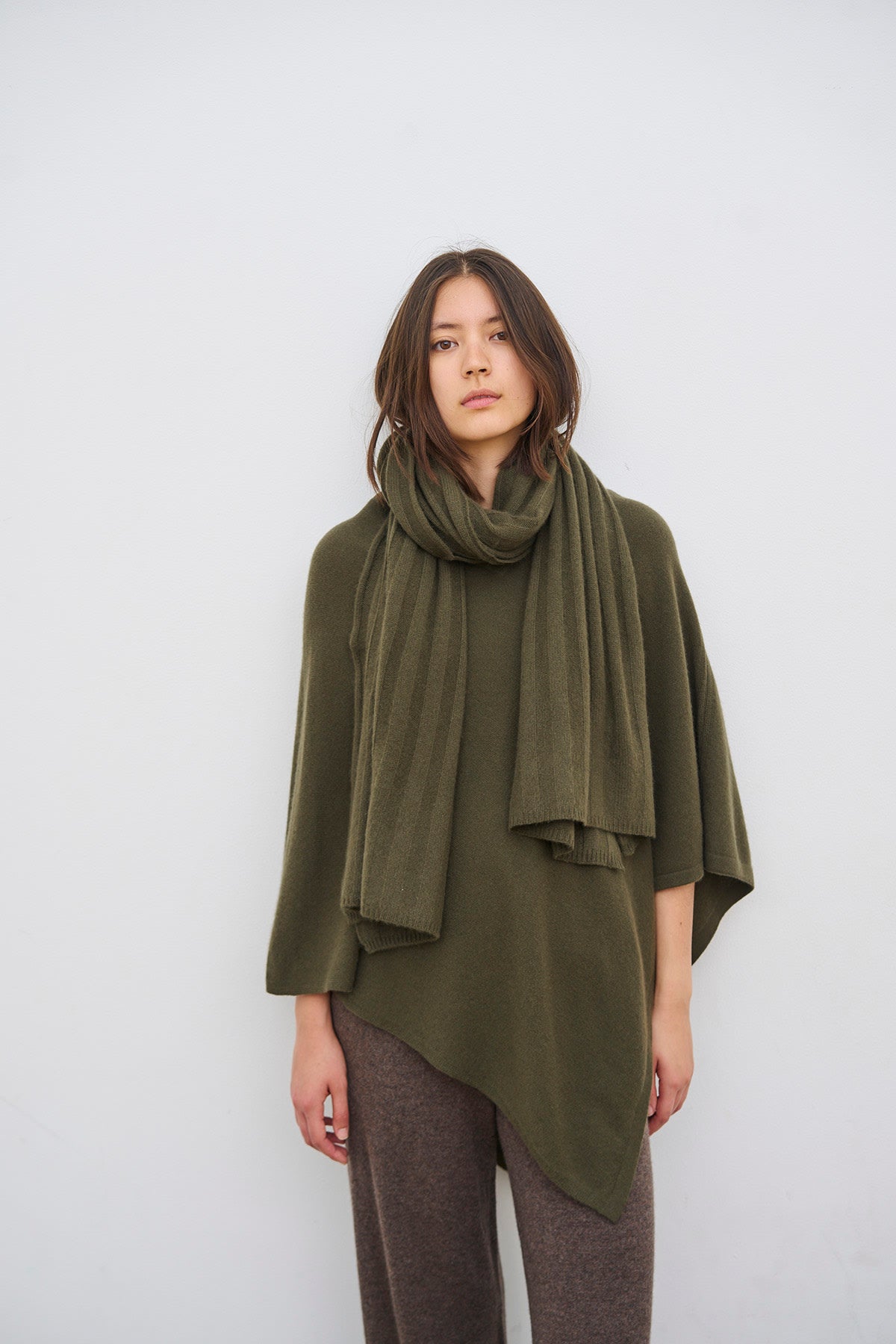 care-by-me-lise-poncho-kaschmir-dunkelgrau-os image 7