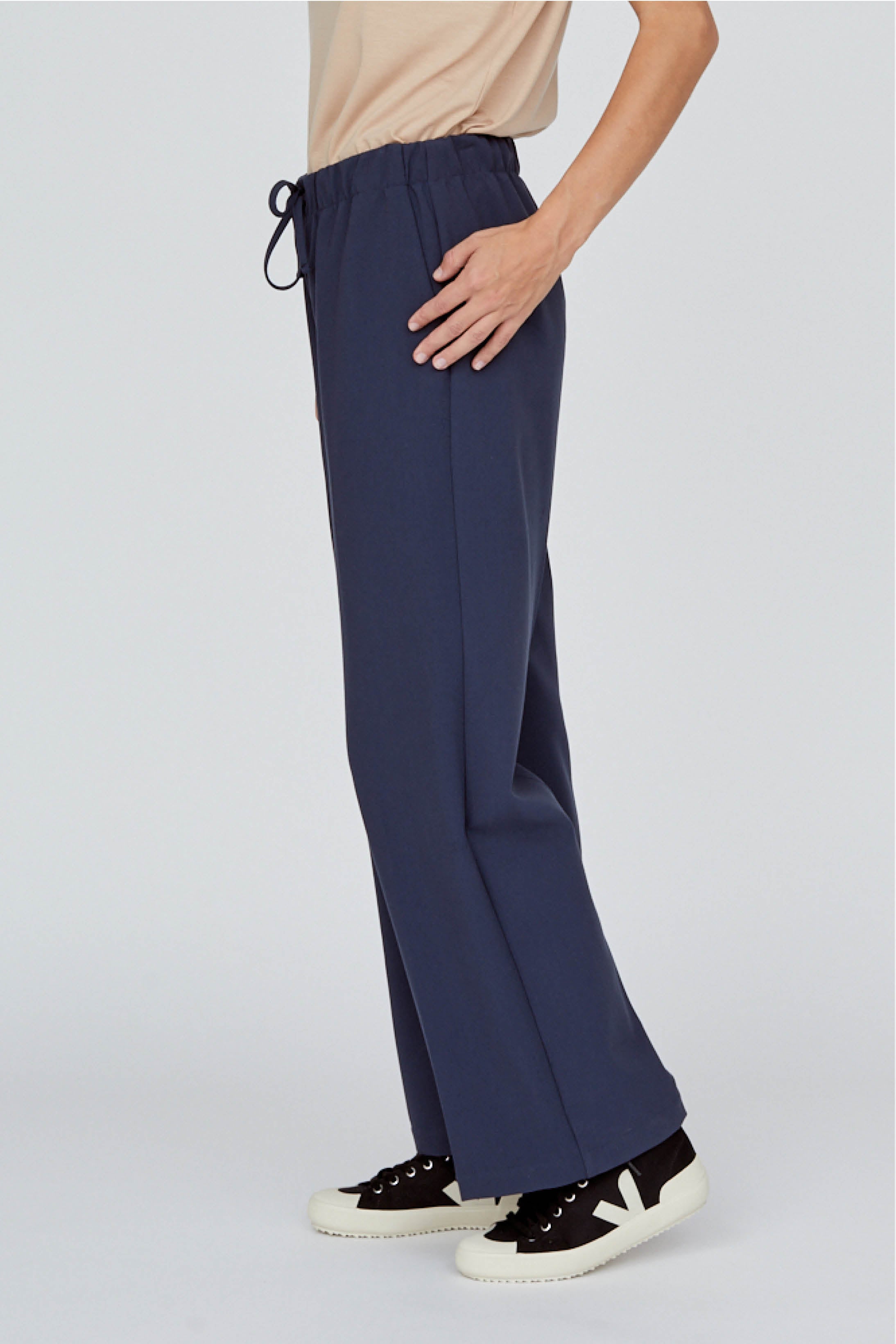 basic-apparel-sage-loose-pants-stoffhose-navy-mit-weitem-bein image 2