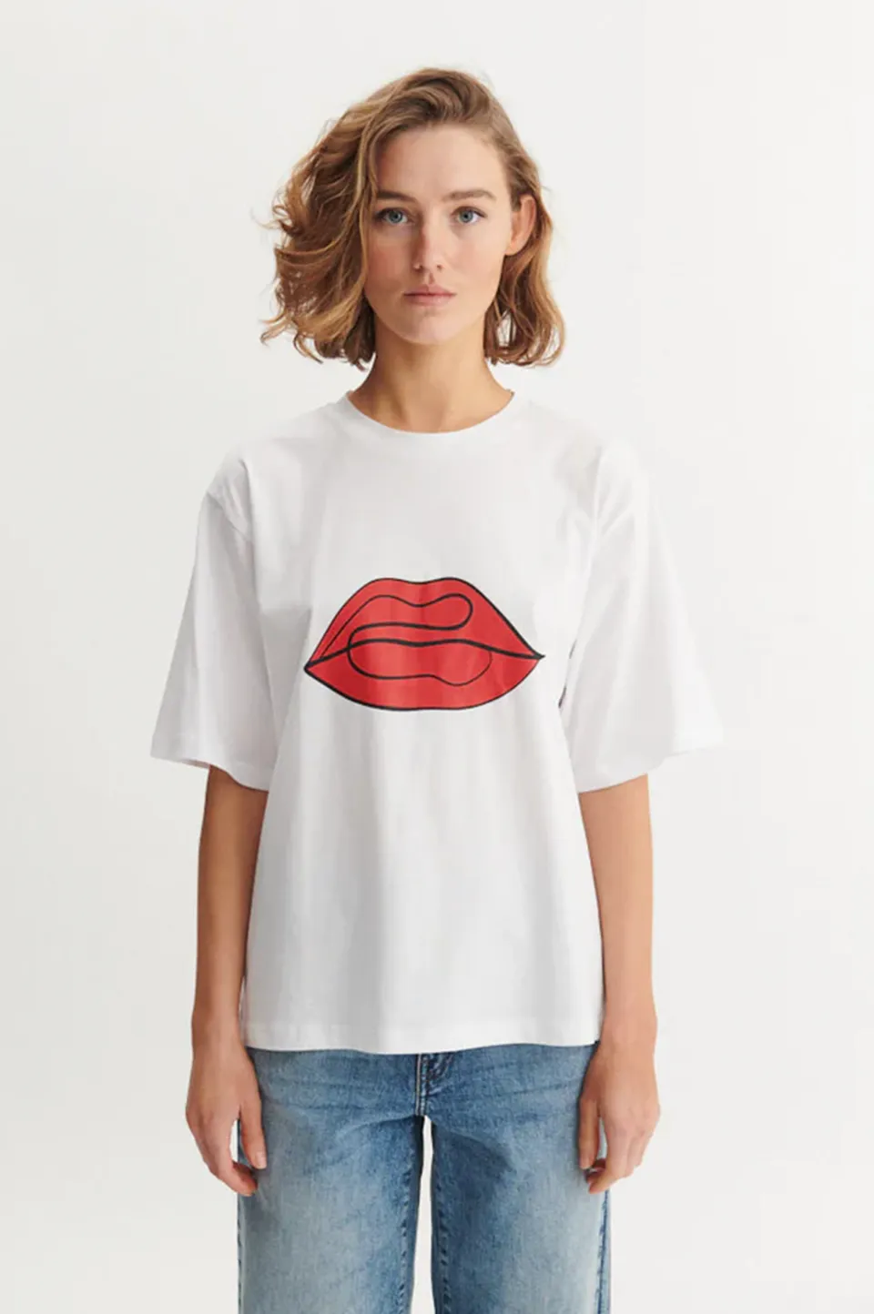 basic-apparel-raja-tee-t-shirt-bright-white-red-lip-bio image 1